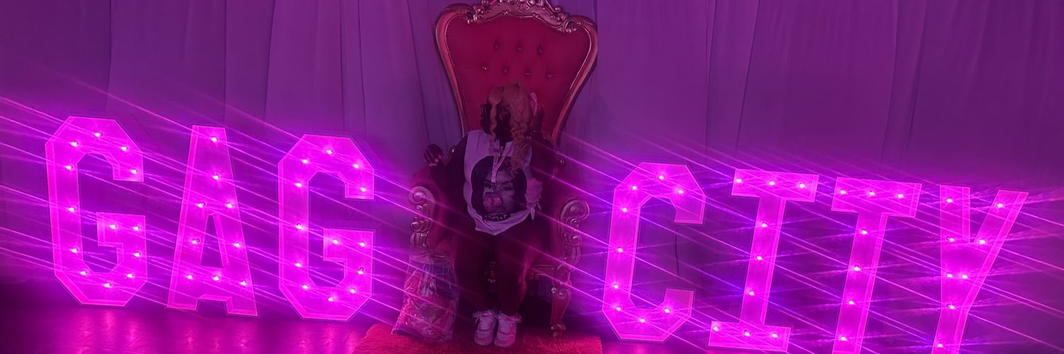 simone 🎀's banner