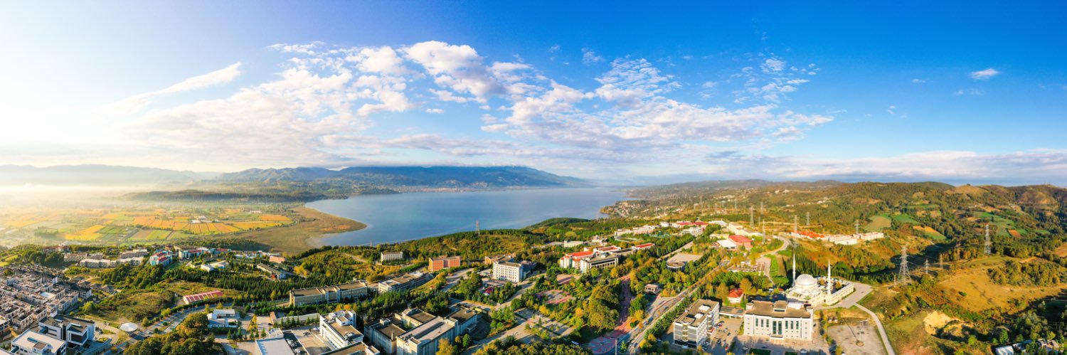 Sakarya Üniversitesi's banner
