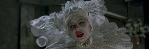 Υπερβαμπιρική Lucy Westenra's banner