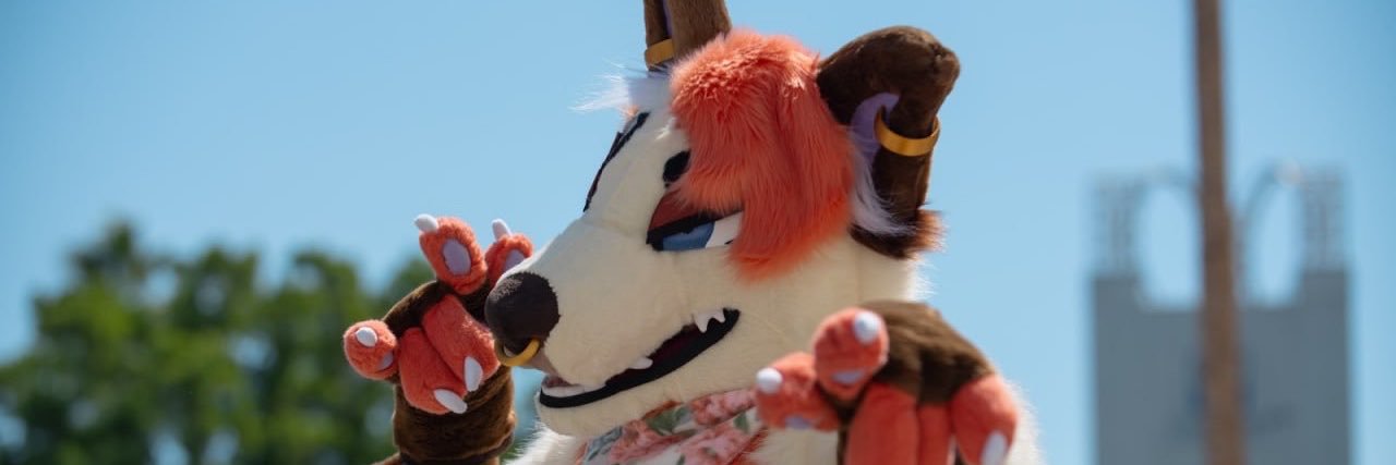 ✨luxy✨🔜 pawcon's banner
