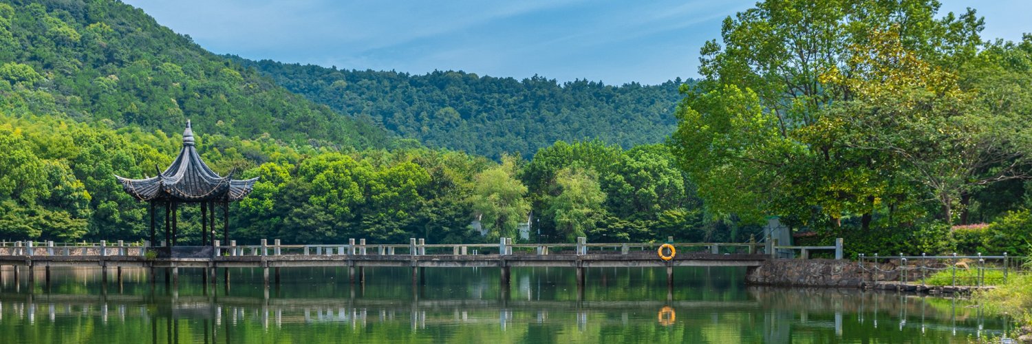 Suzhou, China's banner