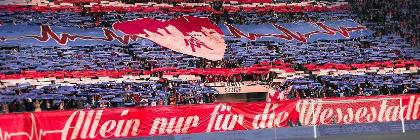 Rasenlatscher's banner