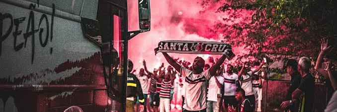 Lucas Coral 🐍's banner