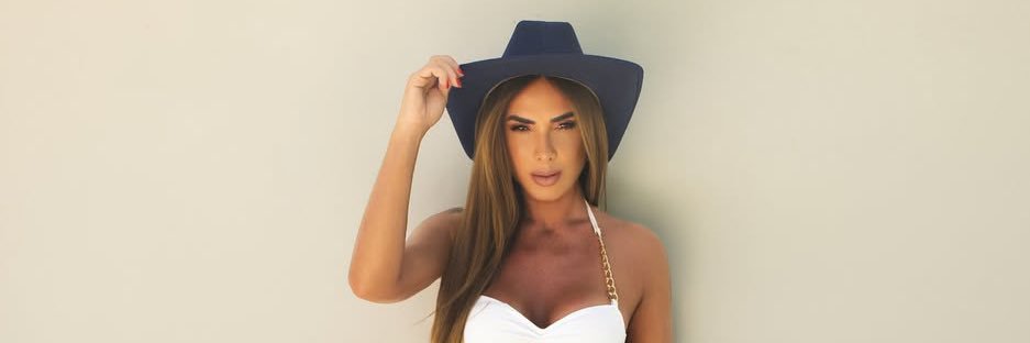 Nicole Bahls's banner