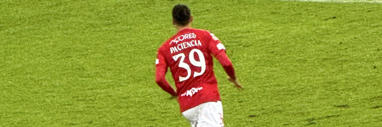Gonçalo Paciência's banner