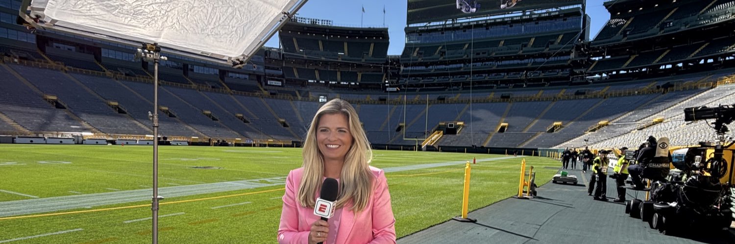 Lindsey Thiry's banner