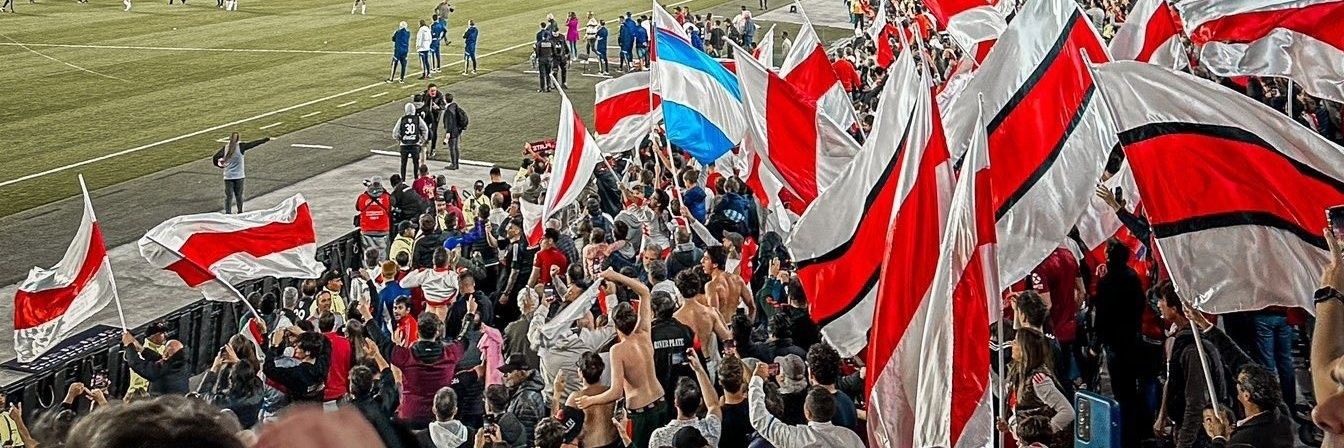 Vamos River Plate's banner