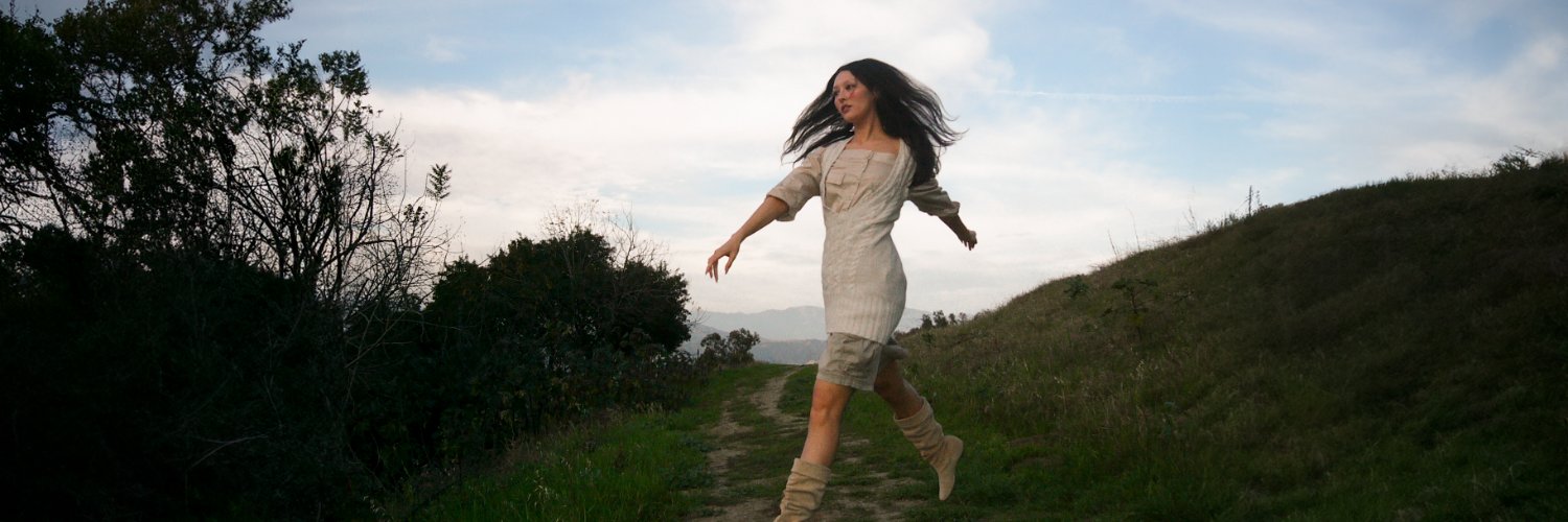 Luna Li's banner