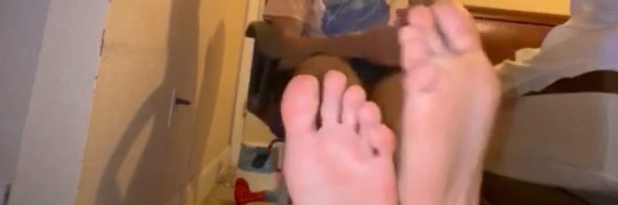 FootsieLoverxo's banner