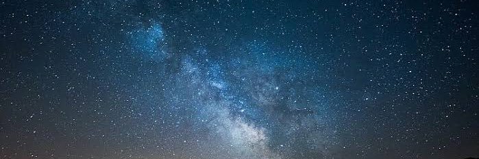 Camila Queiroz's banner