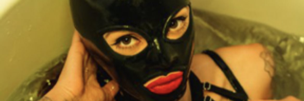 Aquela Domme's banner