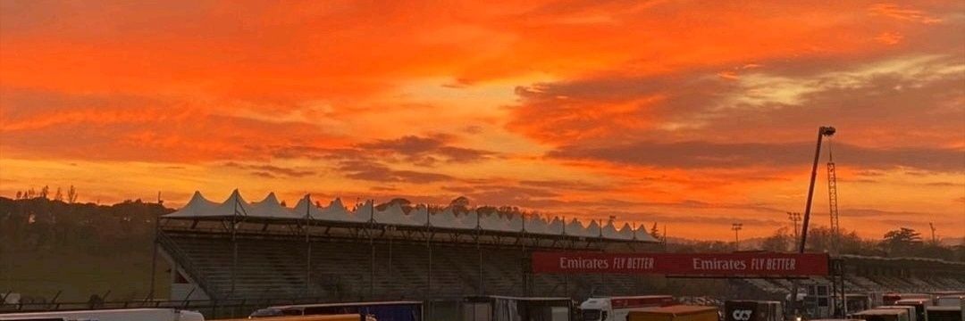 paperina 🥇's banner
