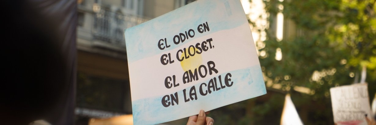 Victoria Freire's banner