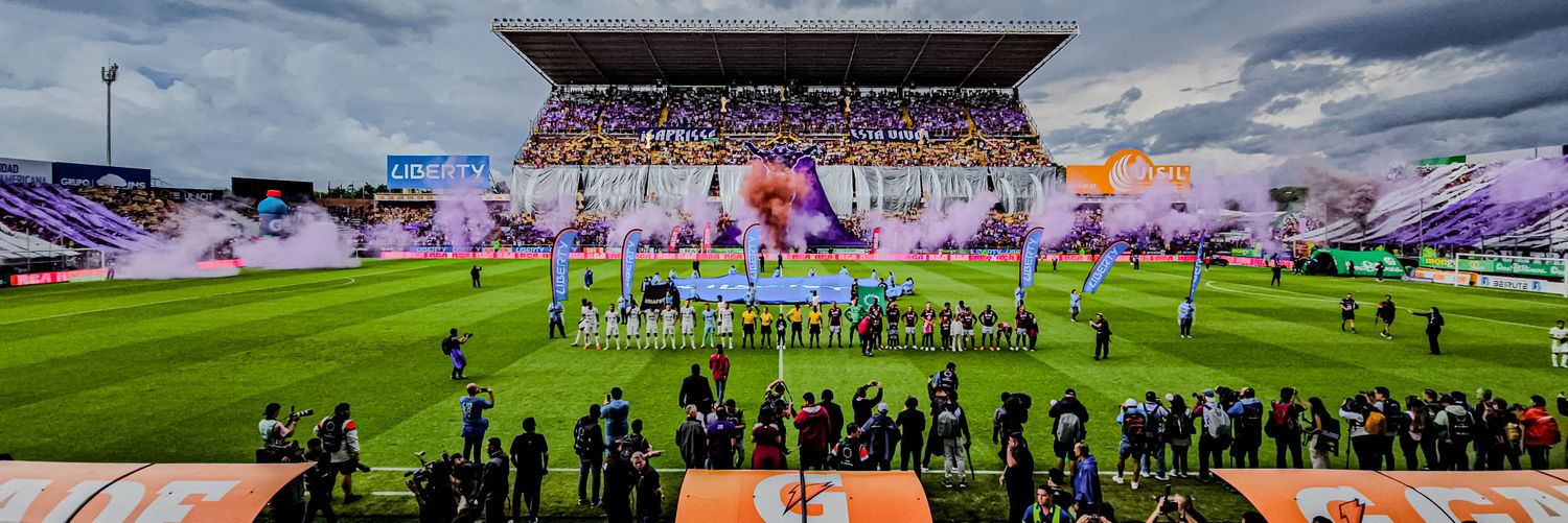 Morados Viajeros Saprissa 😈's banner