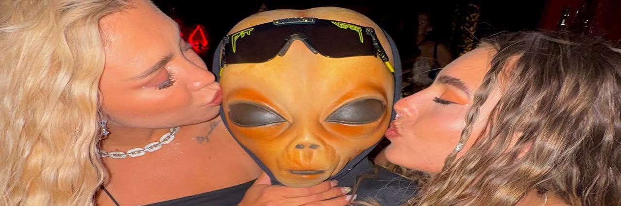 👽's banner