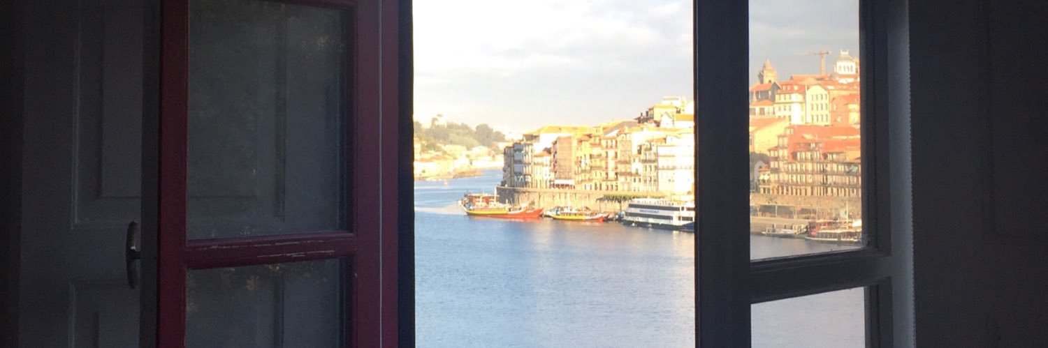 Övünç Özdem's banner