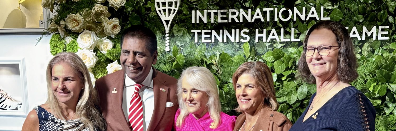 Pam Shriver's banner