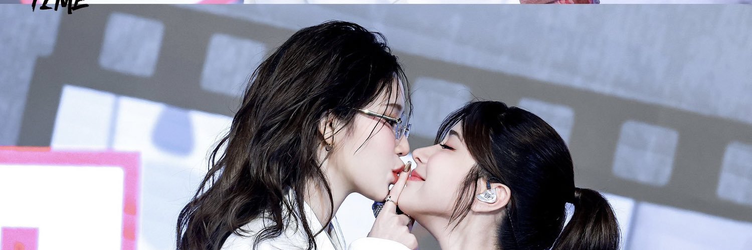 𝕋𝕚𝕟𝕪 🙇🏻‍♀️'s banner