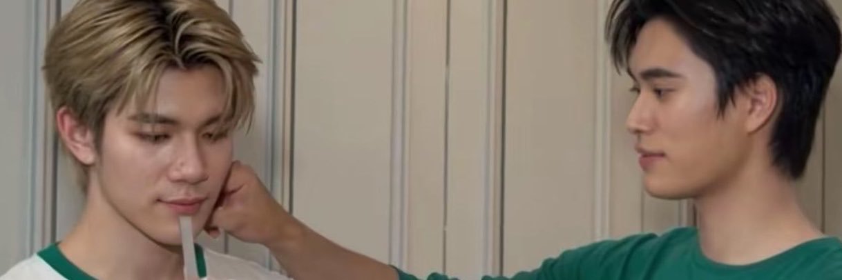 b✿'s banner