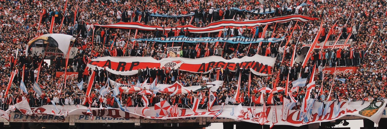 𝕬𝖆𝖗𝖔𝖓 𝕽𝖎𝖛𝖊𝖗 ⚪️🔴⚪️'s banner