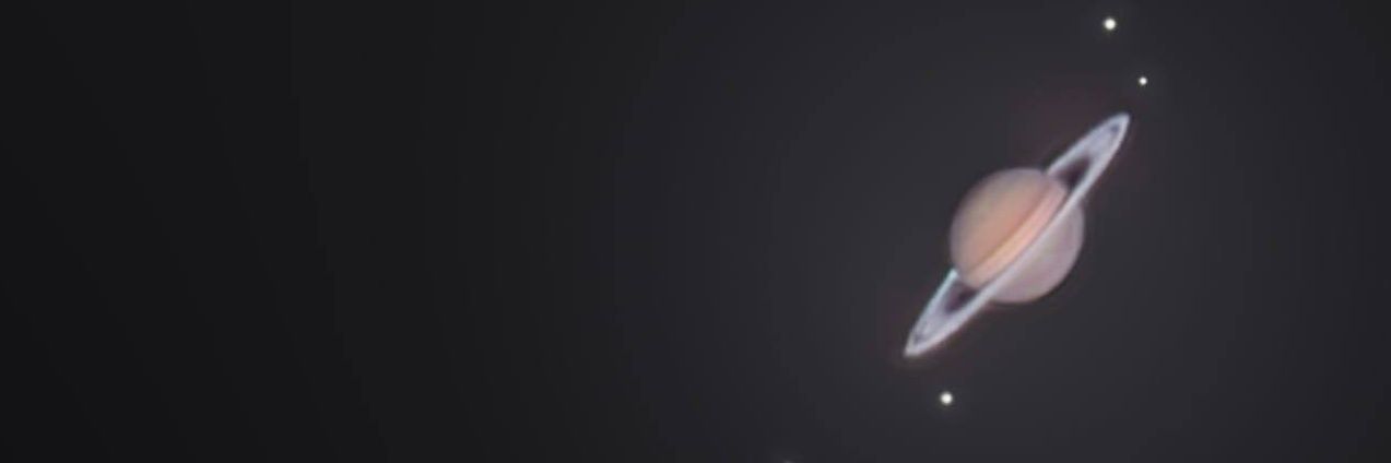Lessie 🪐's banner