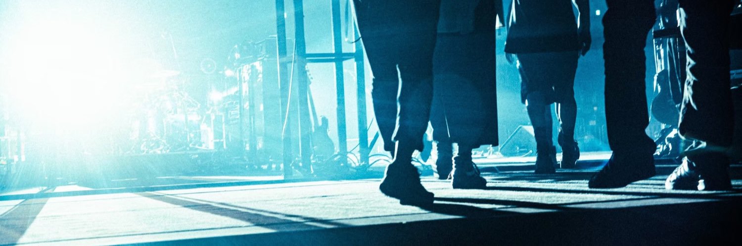 BLUE ENCOUNT's banner