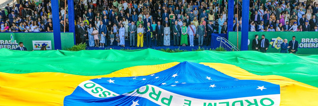 Ana 13 #OBrasilVoltou🚩🚩🚩's banner