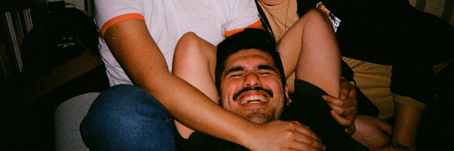 Bee-Toe 🤠's banner