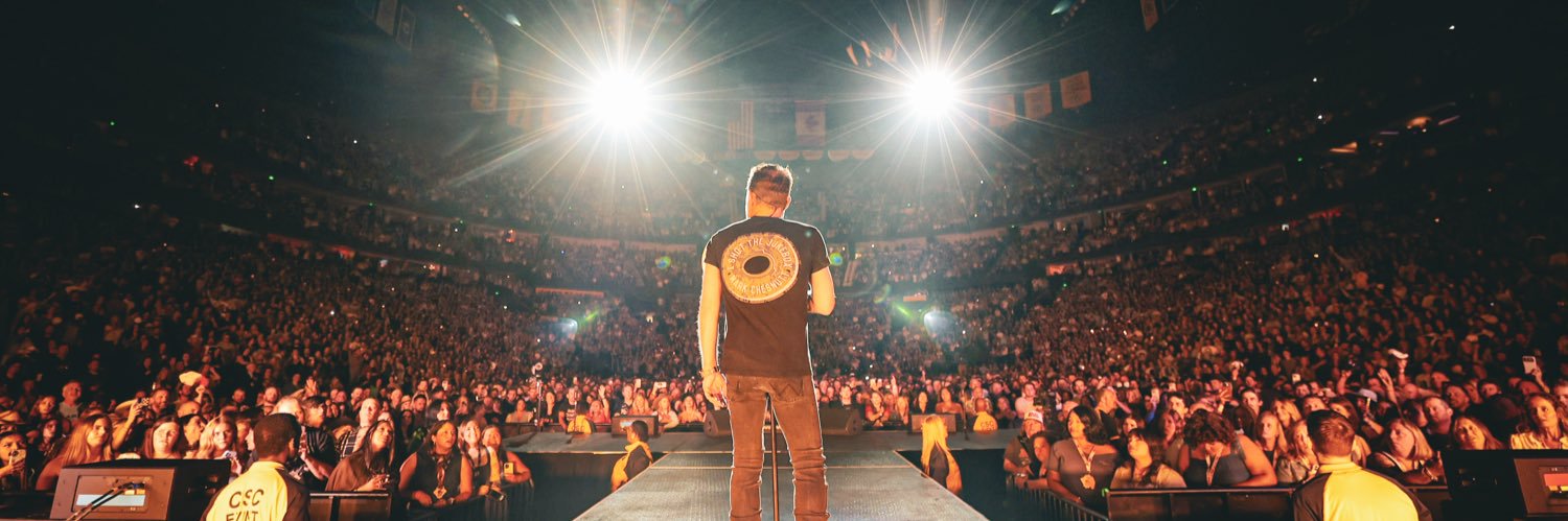 Justin Moore's banner