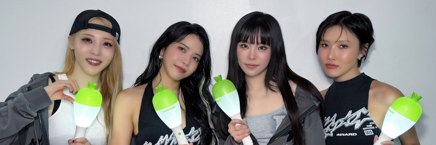 lina 리나 👩‍👩‍👧‍👧 마마무는 계속 된다's banner
