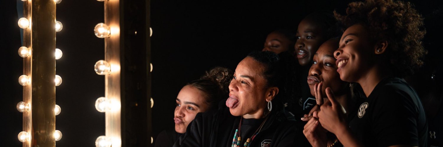 jas. 🔮's banner