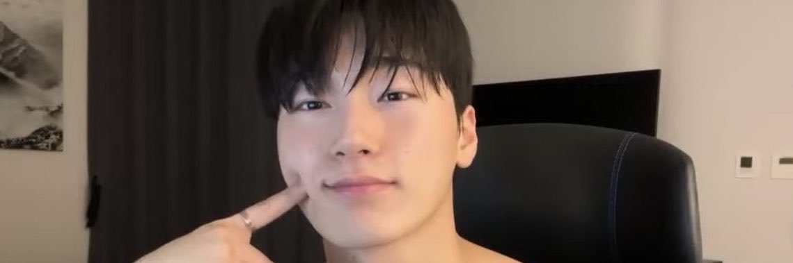 𝓪𝓷𝓷𝓲𝓮 | k-pop deity san choi lover 🍓's banner