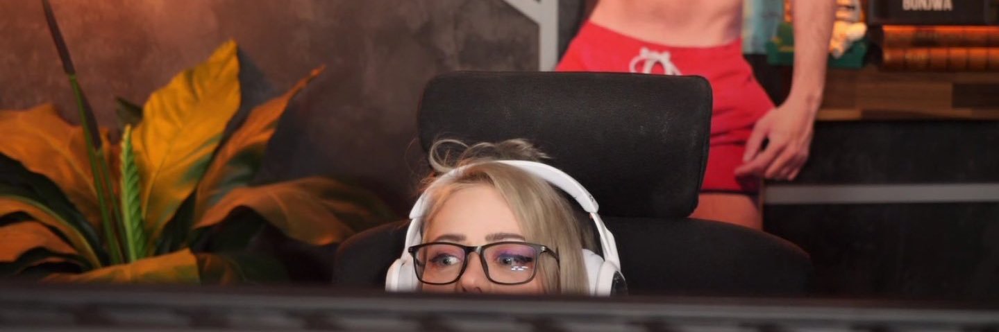𝕝𝕖𝕤𝕝𝕚𝕖 🦊's banner