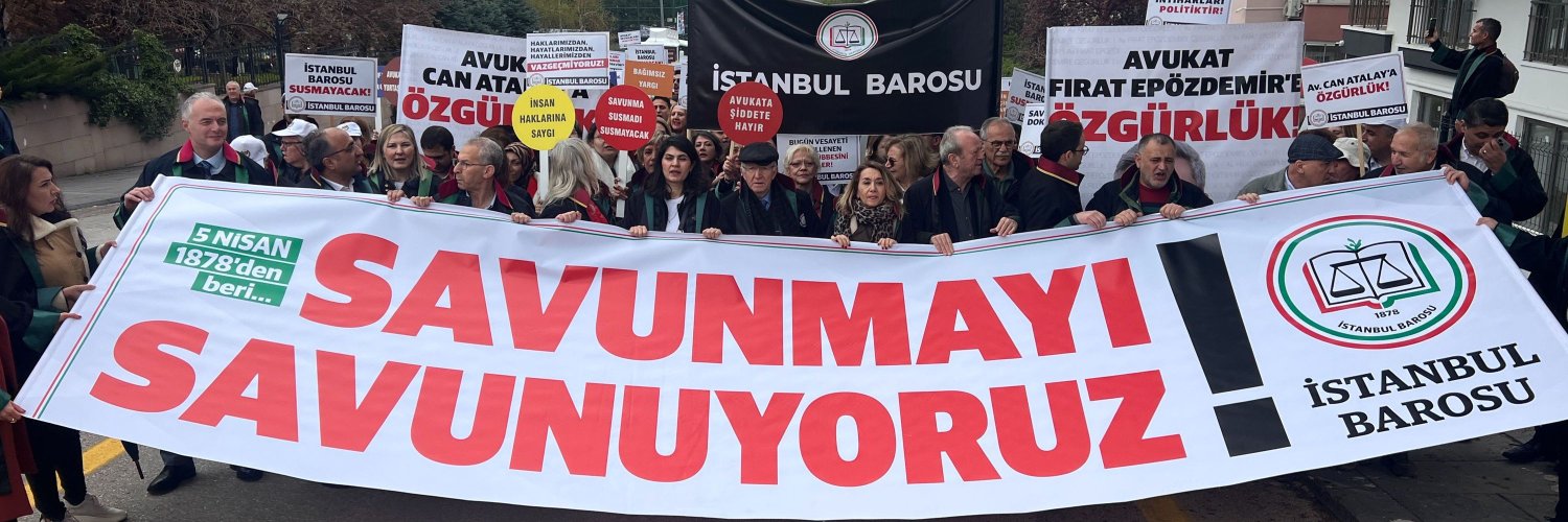 İstanbul Barosu's banner