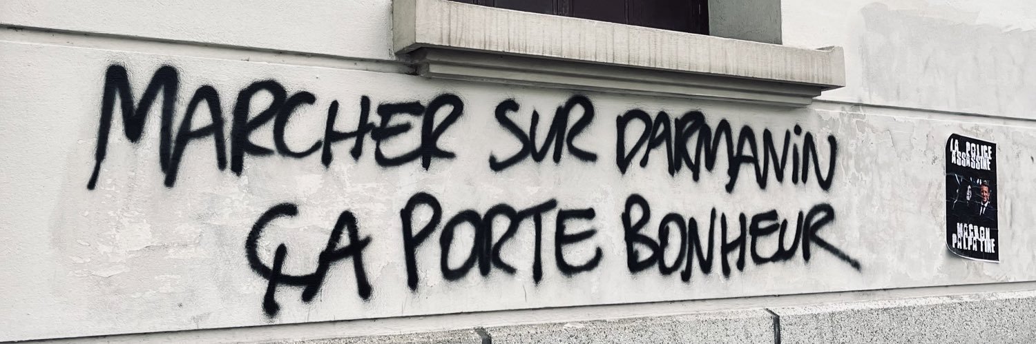 Dy's banner