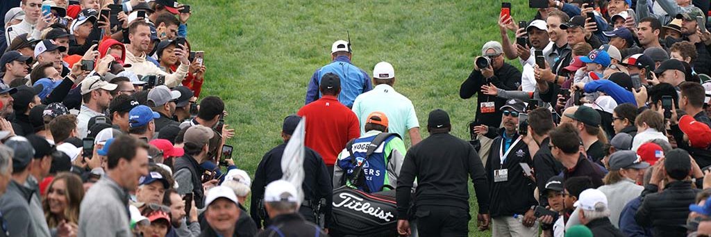 Tom Hoge's banner