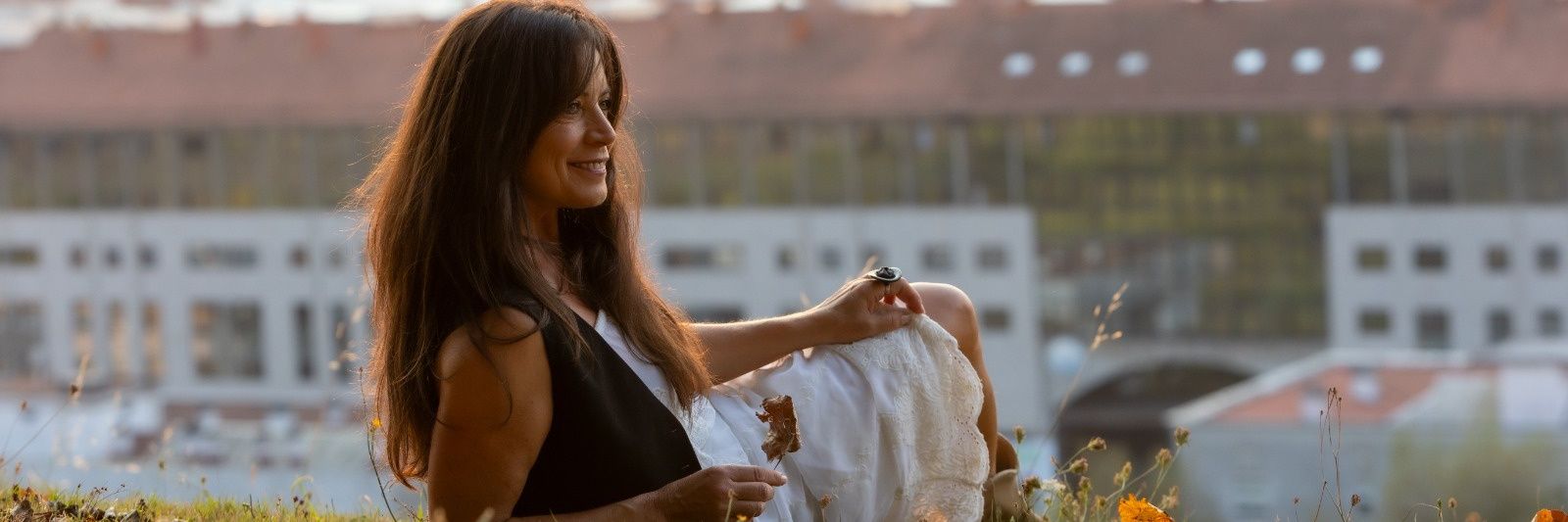 Ana Pérez's banner