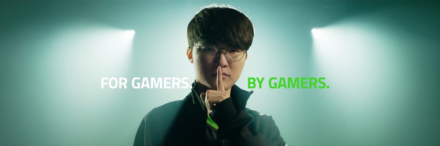 Team RΛZΞR's banner