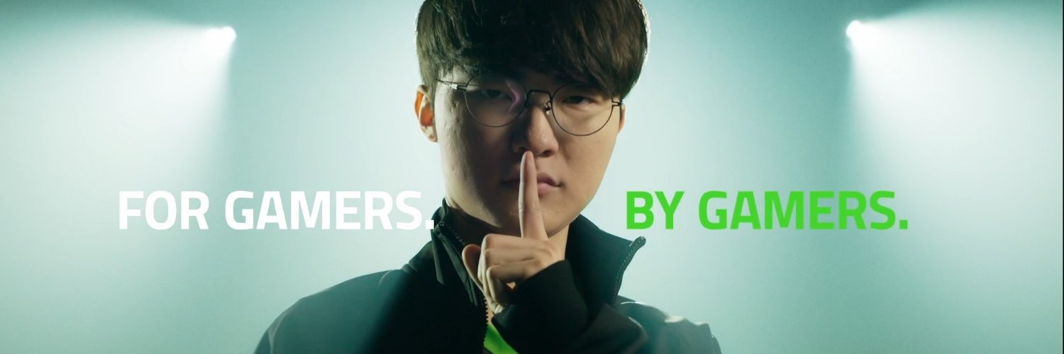 Team RΛZΞR's banner