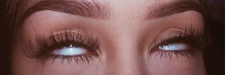Mikki 💘's banner