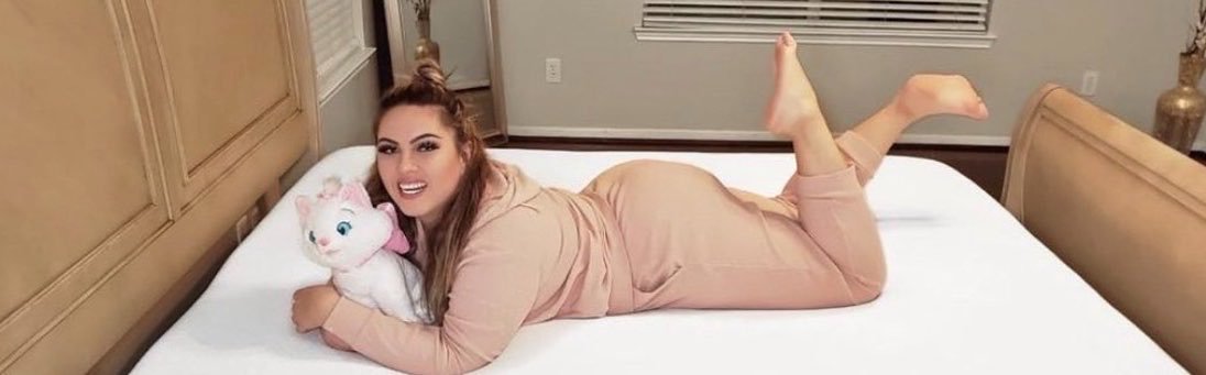 Selena Loca's banner