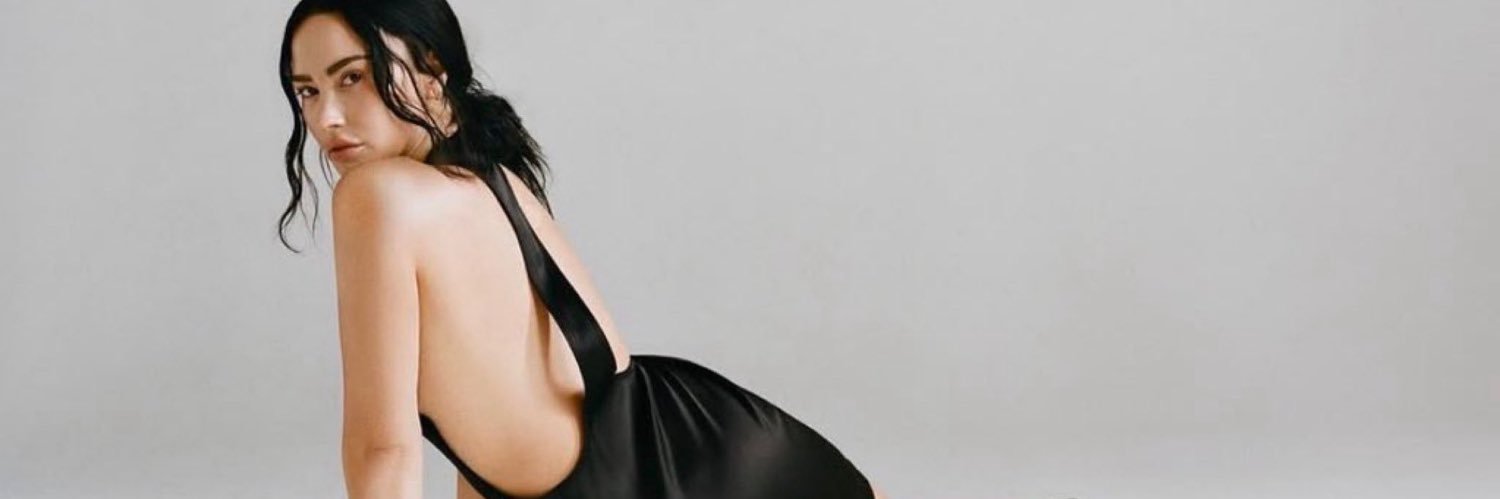 Lovatics Brasil's banner