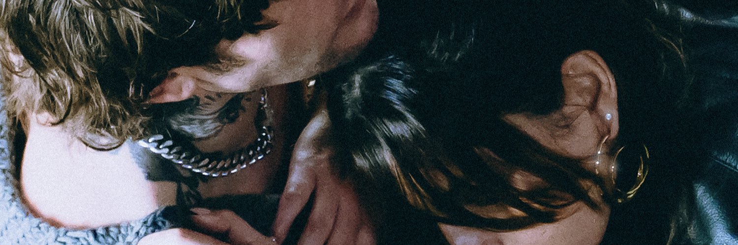 Emma Marrone's banner