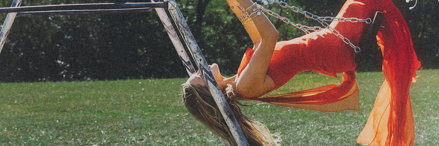 Kelsea Ballerini's banner