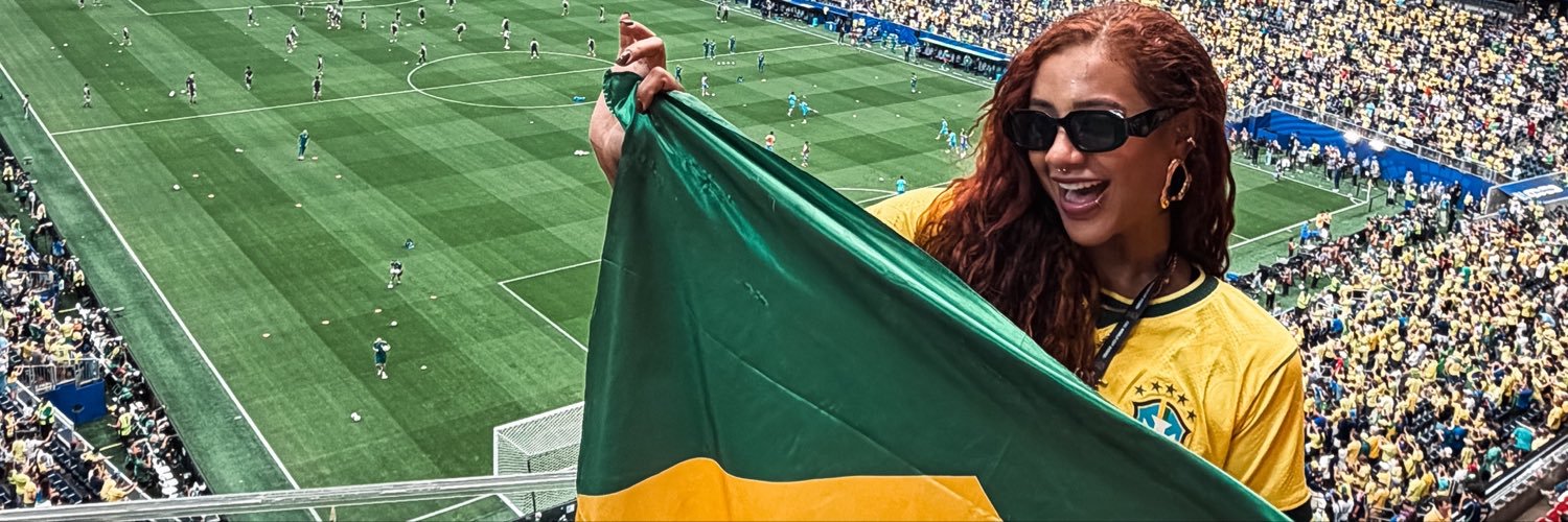 lau's banner