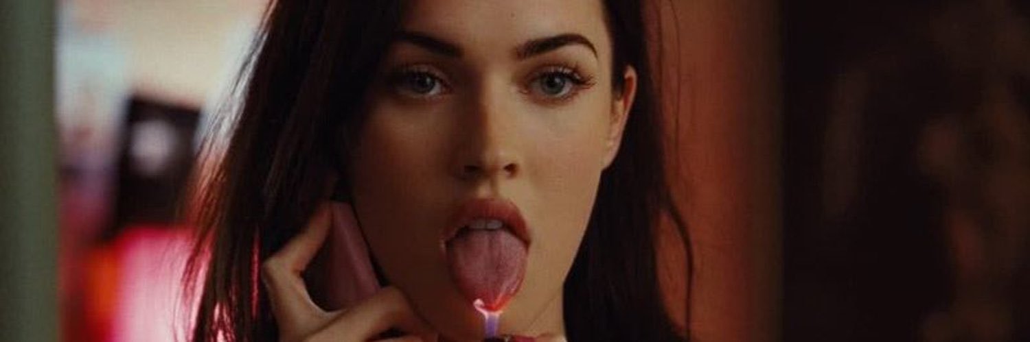 LE$$A's banner