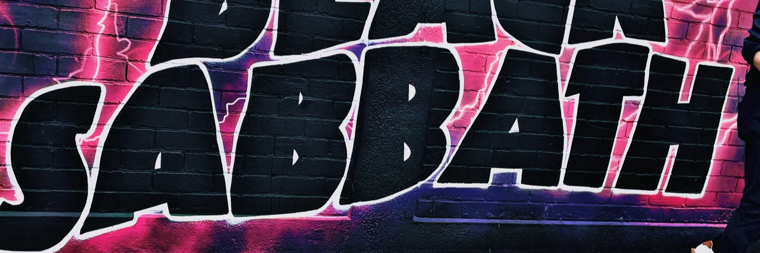 Sharni Que's banner