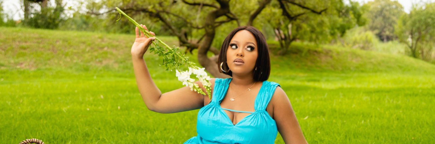 P H E T H R I S H I A 🌿's banner