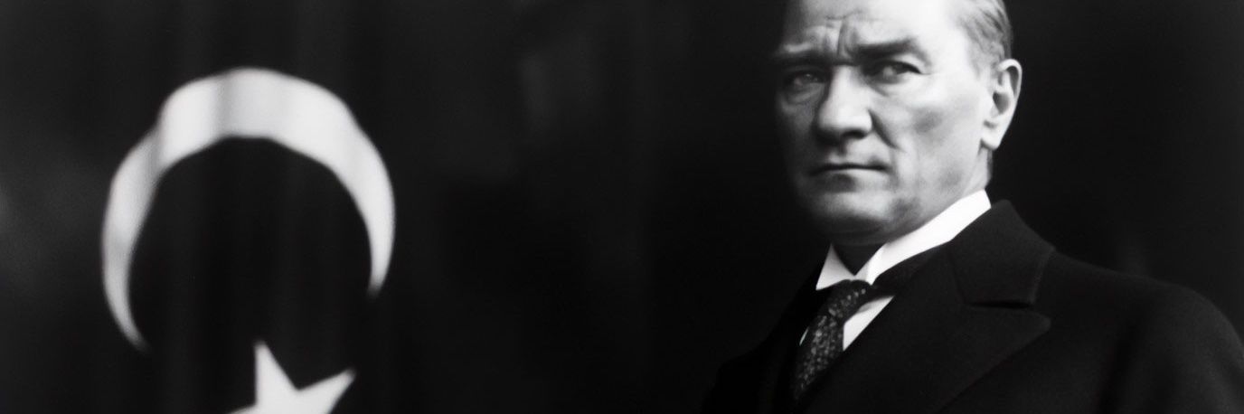 T͙⃰u͙⃰l͙⃰a͙⃰y͙⃰'s banner