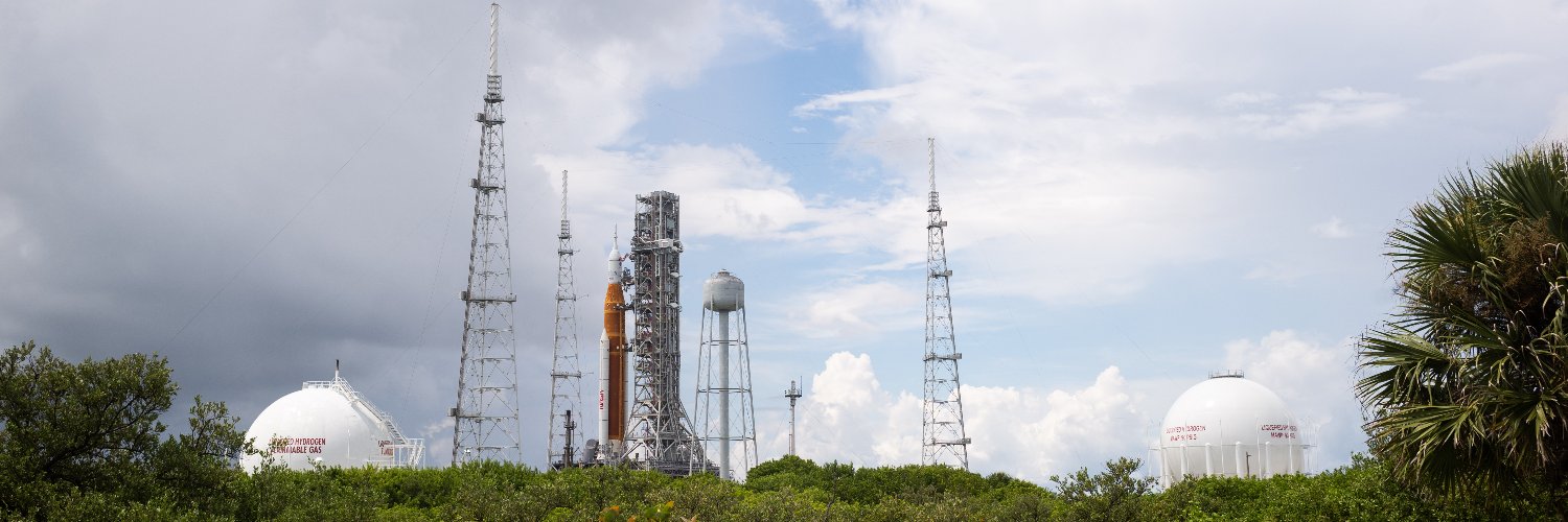 NASA_SLS's banner